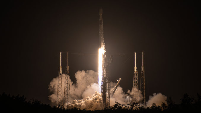 Falcon 9 supera el clima para lanzar 22 satélites Starlink desde Cabo Cañaveral - Spaceflight Now
