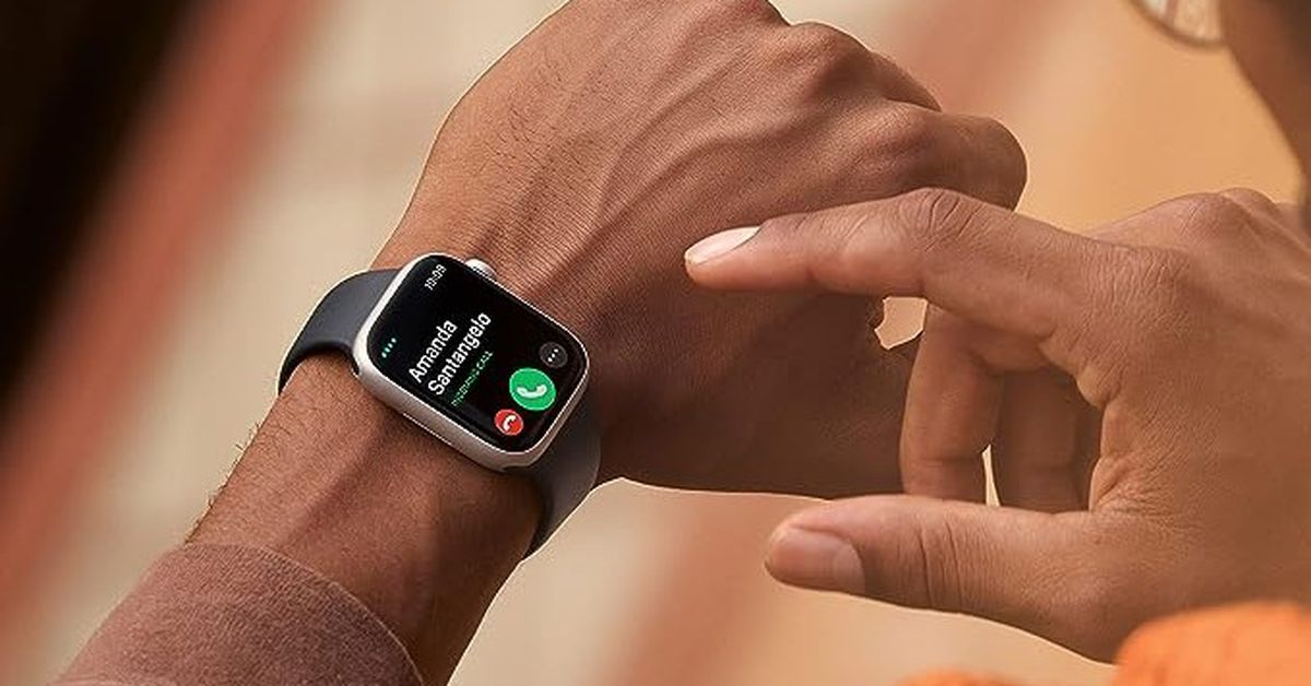El Apple Watch Series 8 de última generación está casi a la mitad