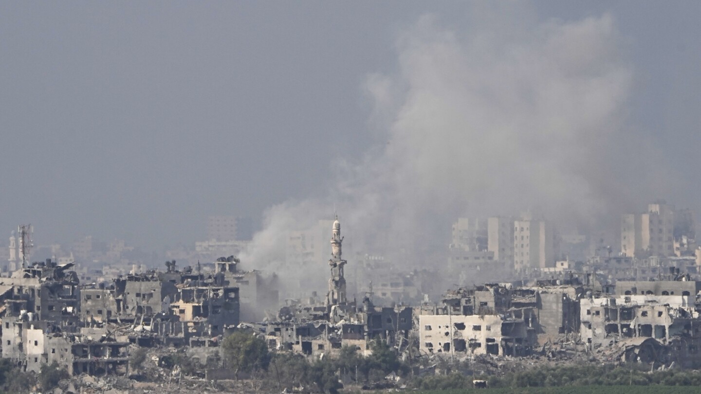 Israel amplía su operación terrestre en Gaza y bombardea túneles de Hamás tras cortar las comunicaciones