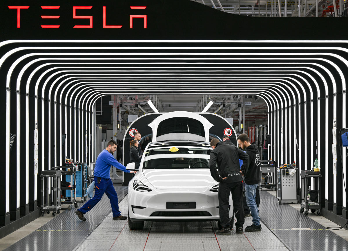 Tesla planea construir un coche eléctrico asequible de 27.000 dólares en Giga Berlín