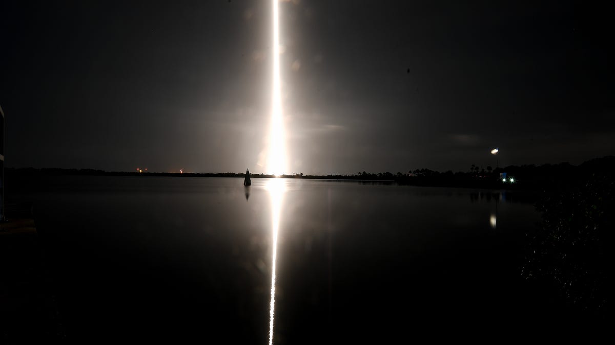 SpaceX apunta a su próxima ventana de lanzamiento de Starlink para el lunes por la noche en el Cabo