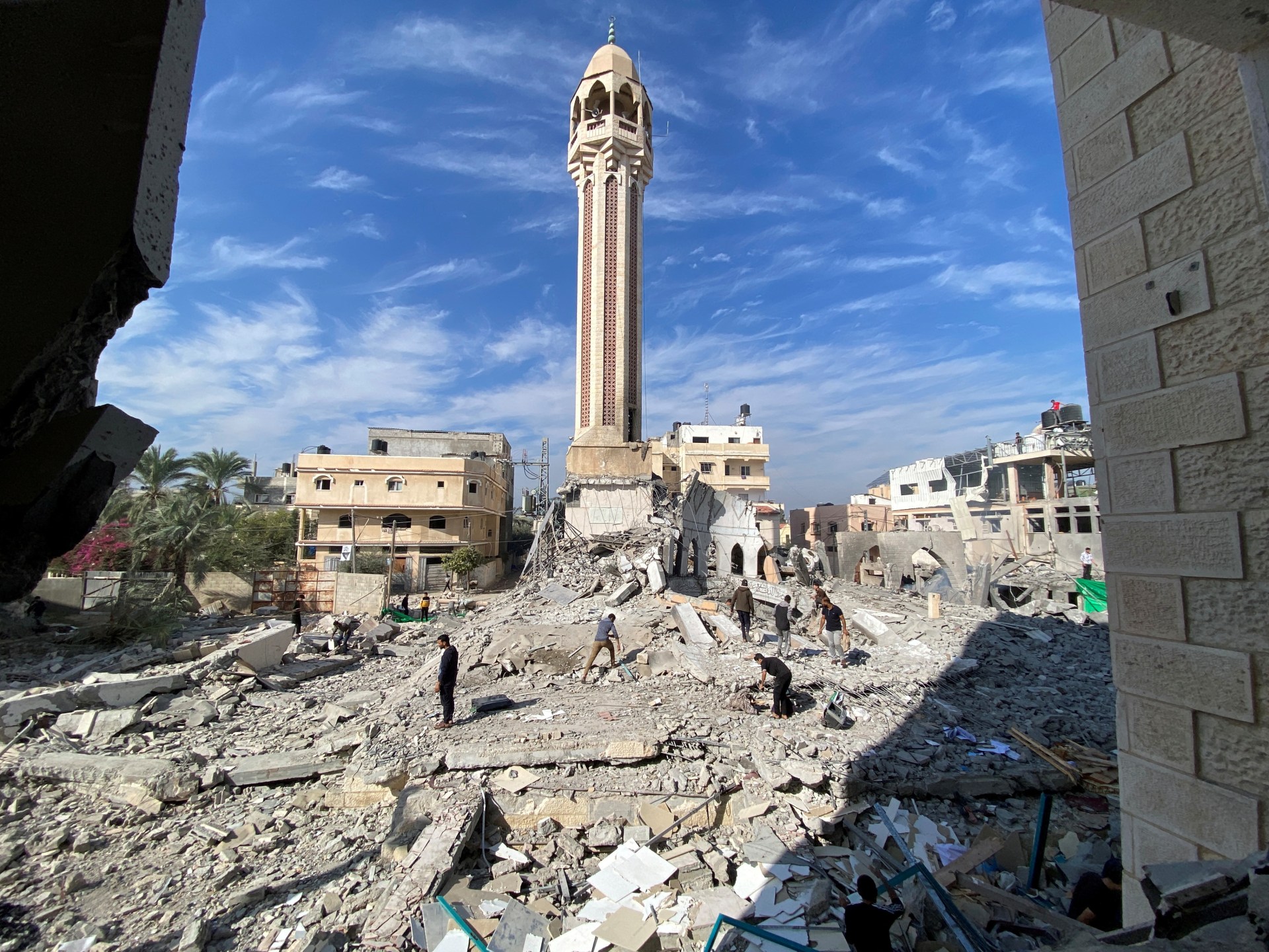 Hamás dice que la mezquita de Gaza fue destruida e insta a la UNESCO a salvar el patrimonio |  Noticias de Gaza