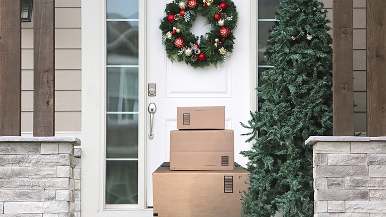 ¿Esperando un regalo de Navidad?  La Comisión Federal de Comercio (FTC) advierte sobre avisos de envío falsos y estafas de facturación