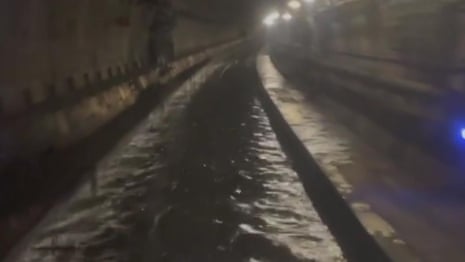 Grave inundación en el túnel utilizado por Eurostar paraliza trenes - vídeo