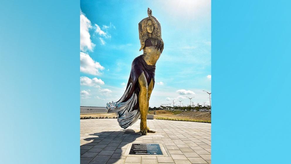 Shakira envía sentido mensaje tras ser homenajeada con una estatua en su ciudad natal colombiana