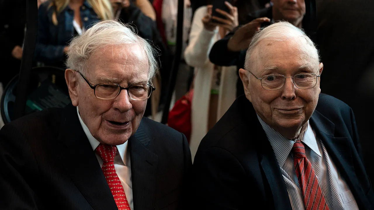 Berkshire Hathaway Warren Buffett elogia a Charlie Munger