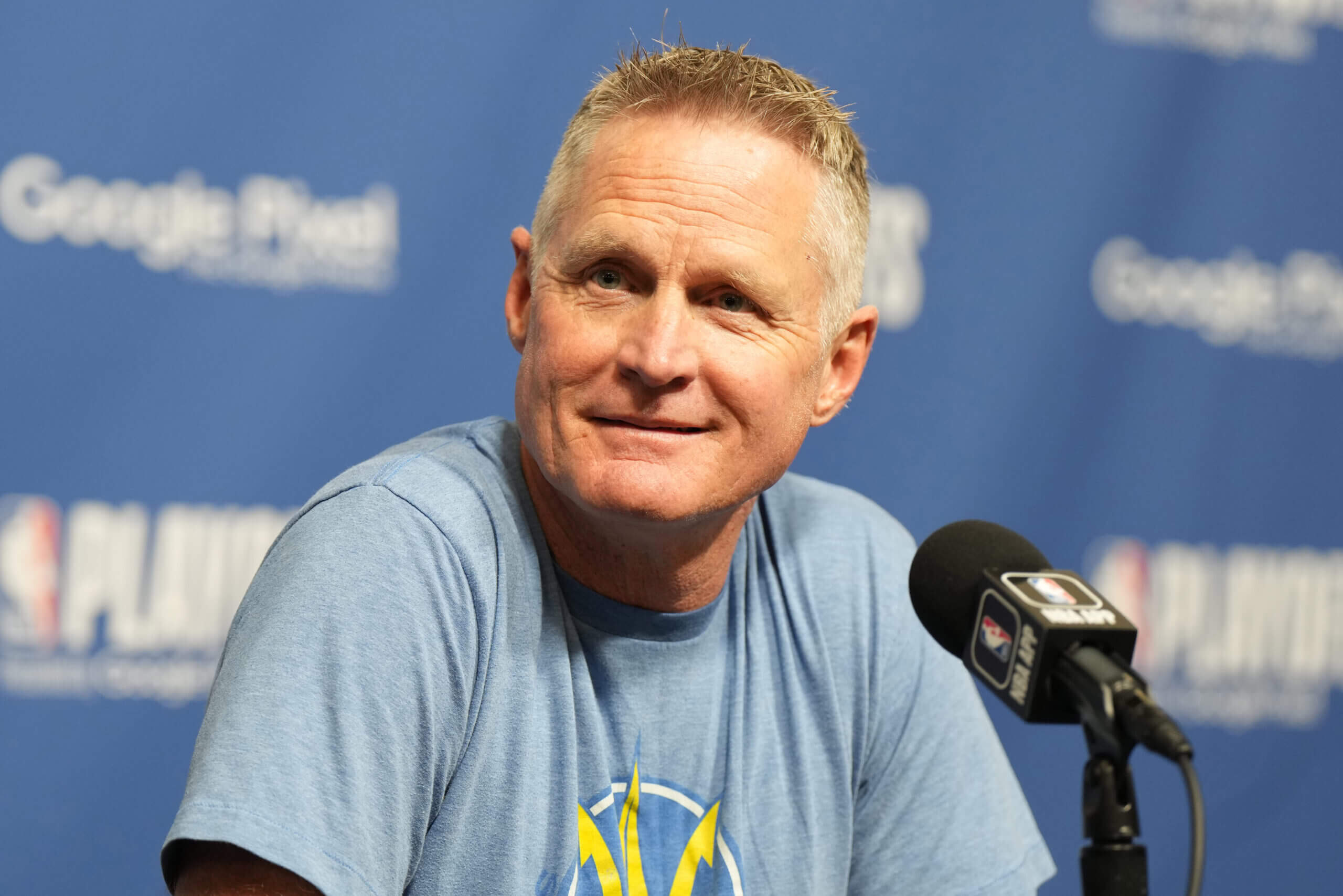 Los Warriors y el entrenador Steve Kerr acuerdan una extensión de contrato por dos años: fuentes