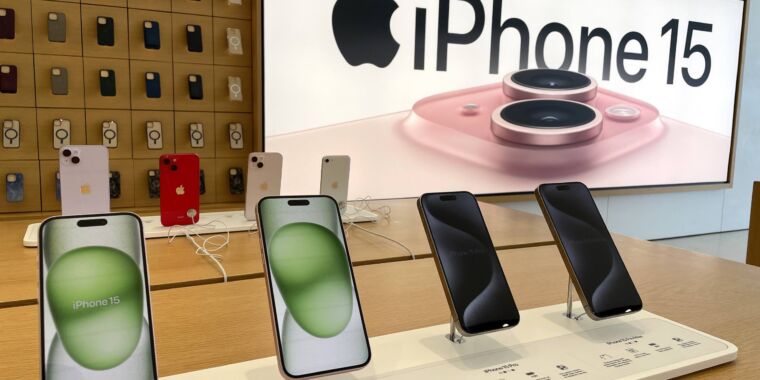 Epic pide al tribunal que bloquee la comisión del 27% de Apple por compras a través del sitio web