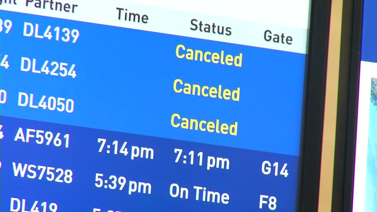 Decenas de vuelos fueron cancelados y retrasados ​​en MSP a medida que avanzaba la tormenta invernal