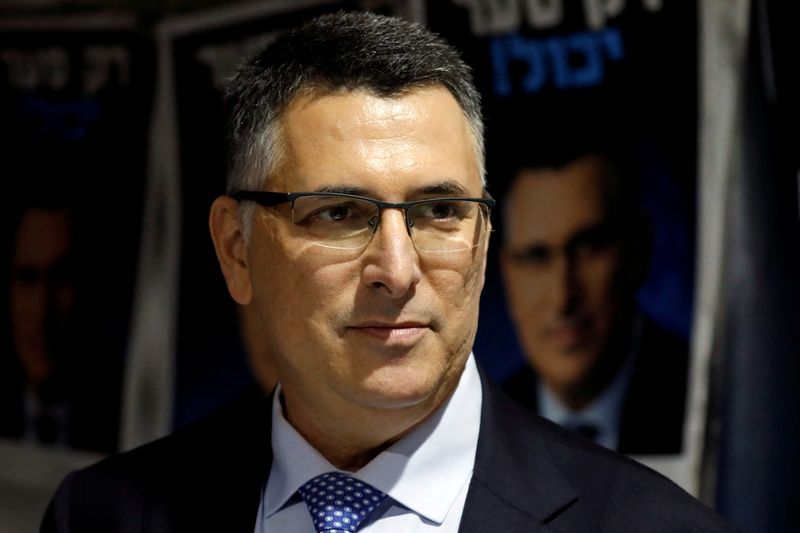 Un ministro israelí se retira del gobierno de unidad encabezado por Netanyahu, diciendo que ha sido marginado