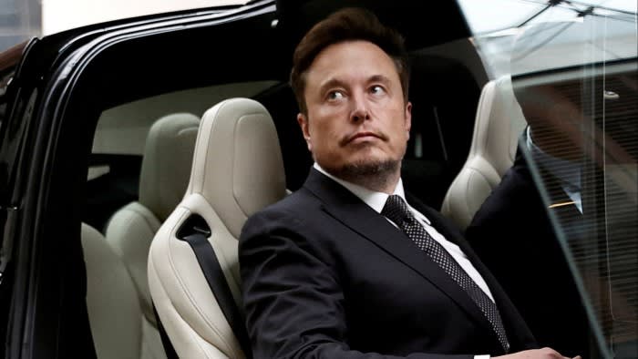 Elon Musk viaja para reunirse con el primer ministro chino mientras Tesla lucha contra rivales locales