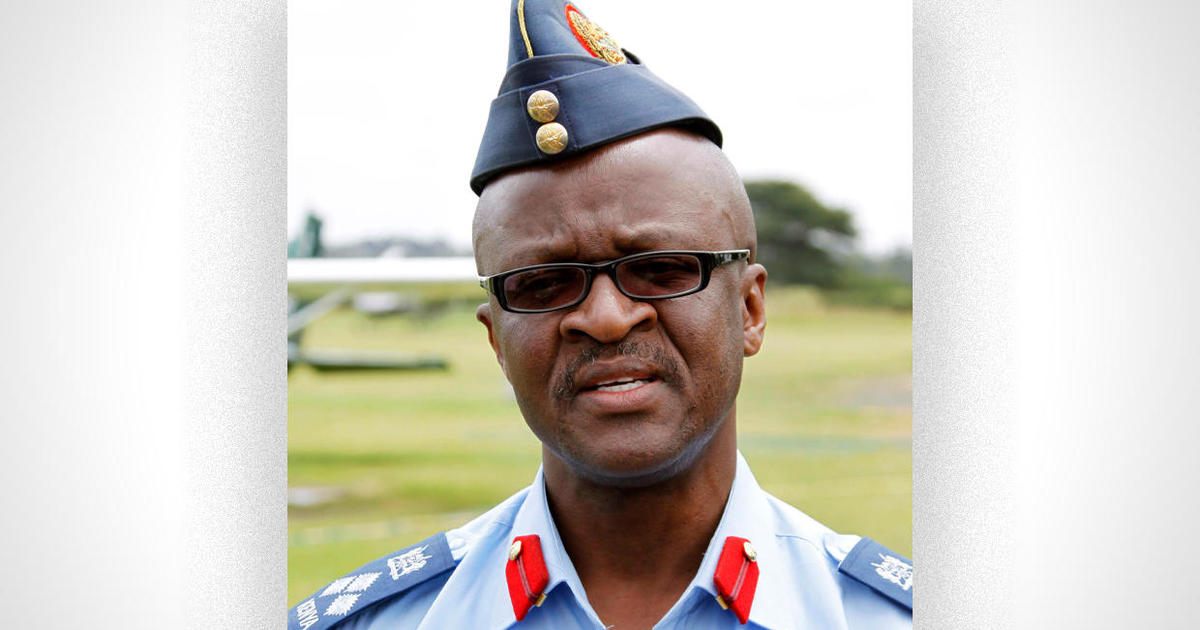 Ministro de Defensa de Kenia entre los 10 oficiales muertos en accidente de helicóptero militar;  2 sobreviven